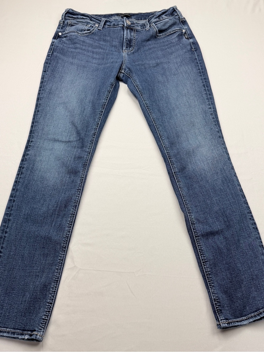 Silver Jeans Women's Girlfriend Straight Leg Denim - Medium Blue Wash